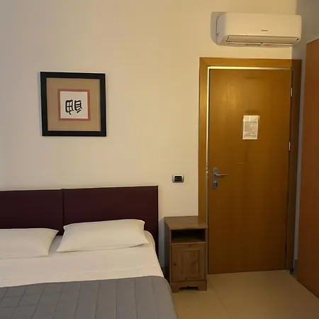 Casa Rossa 1888 מלון 3*
